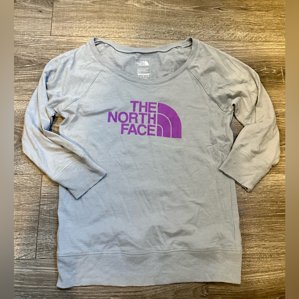 North Face Women’s Small Lobg Sleeve Shirt